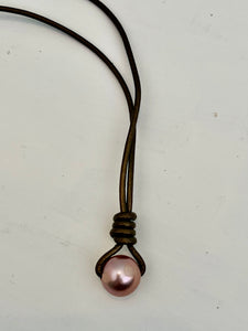 Single Cotton Candy Edison Pearl on Leather