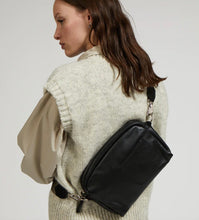Leather Crossbody in Serpentine, Jack Gomme