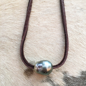 Precious Tahitian on Leather